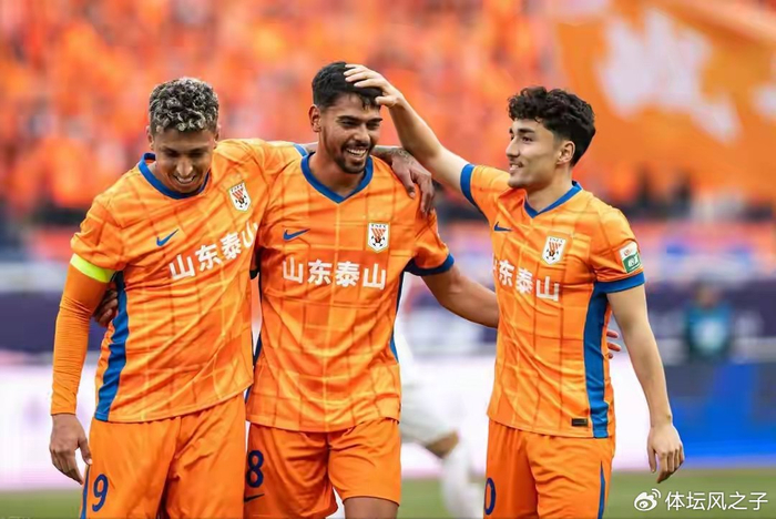 提前退出争冠，知情人透露泰山队升级后腰没戏，马德鲁加成功留队|孙准浩|莫伊赛斯|新赛季|山东泰山|康冰_新浪体育_新浪新闻